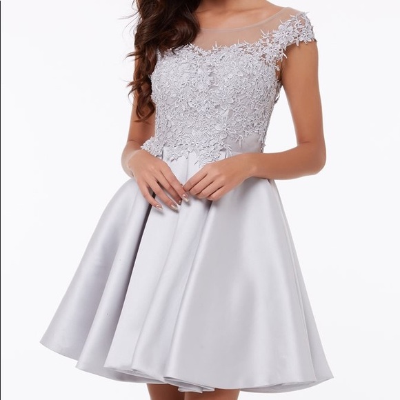 Cap Sleeve A-Line Scoop Appliques Lace Prom Dress - Picture 5 of 5